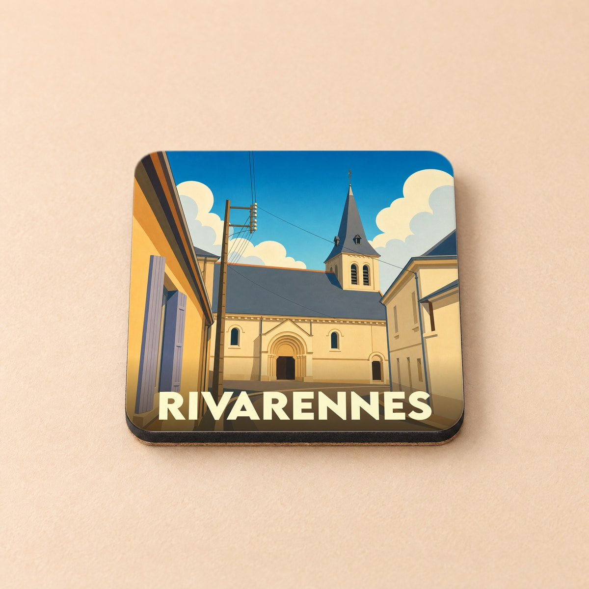 Dessous de verre souvenir de la ville de Rivarennes avec une illustration stylisée de son église.