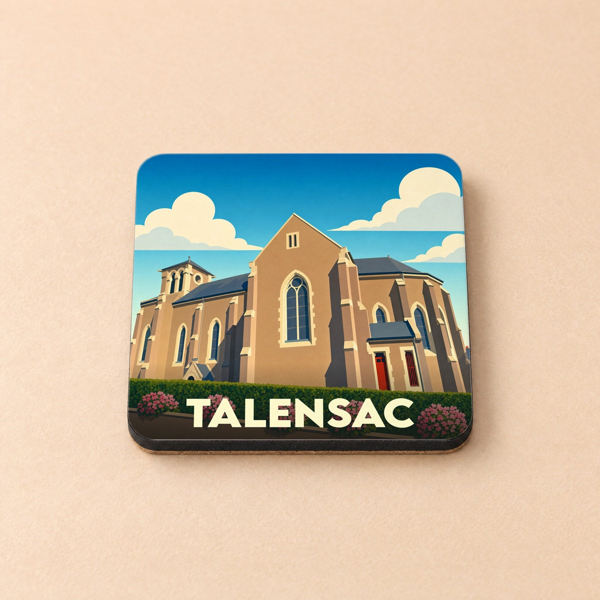 Dessous de verre souvenir de la ville de Talensac avec une illustration stylisée de son église.