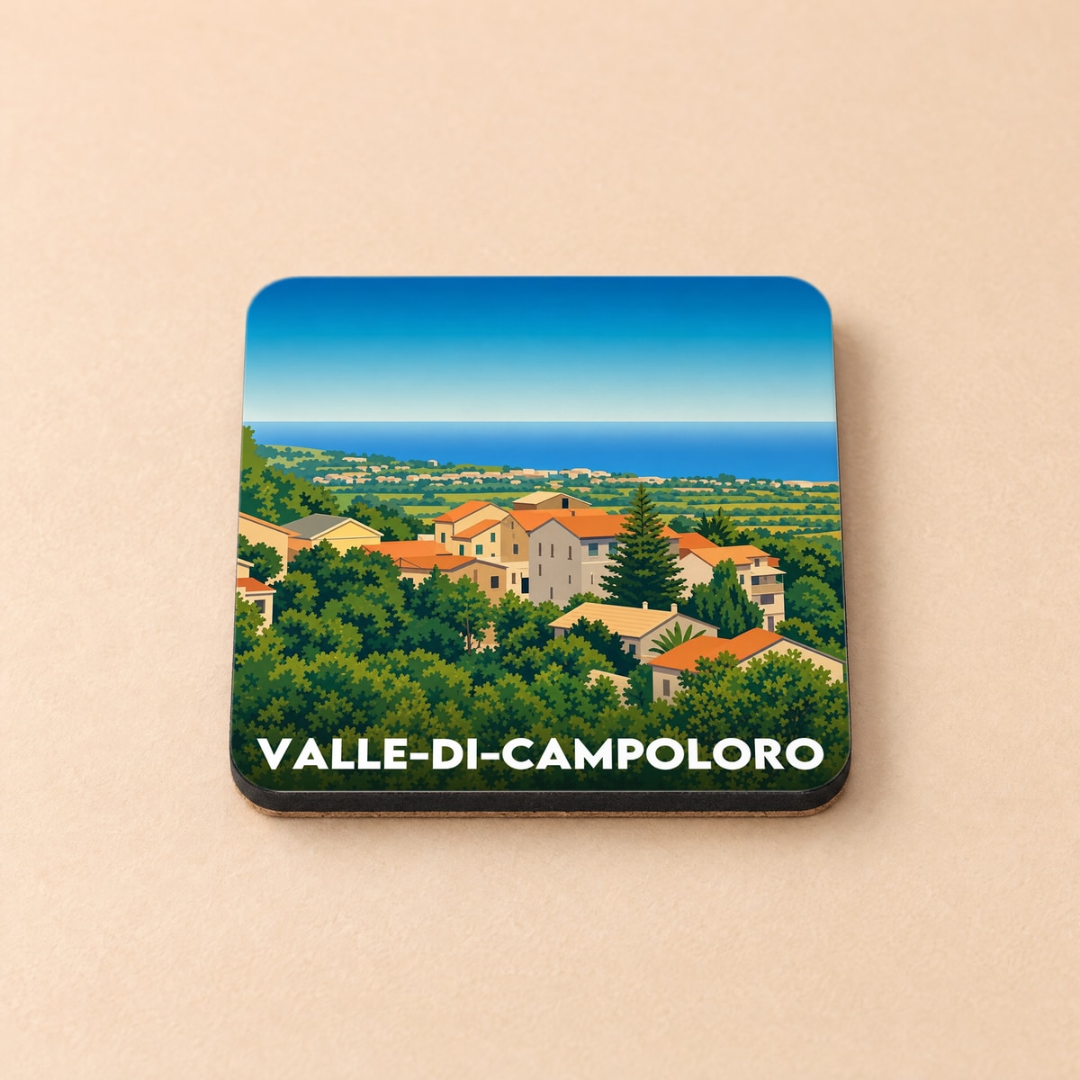 Dessous de verre souvenir de la ville de Valle-di-Campoloro avec une illustration stylisée de son paysage côtier.
