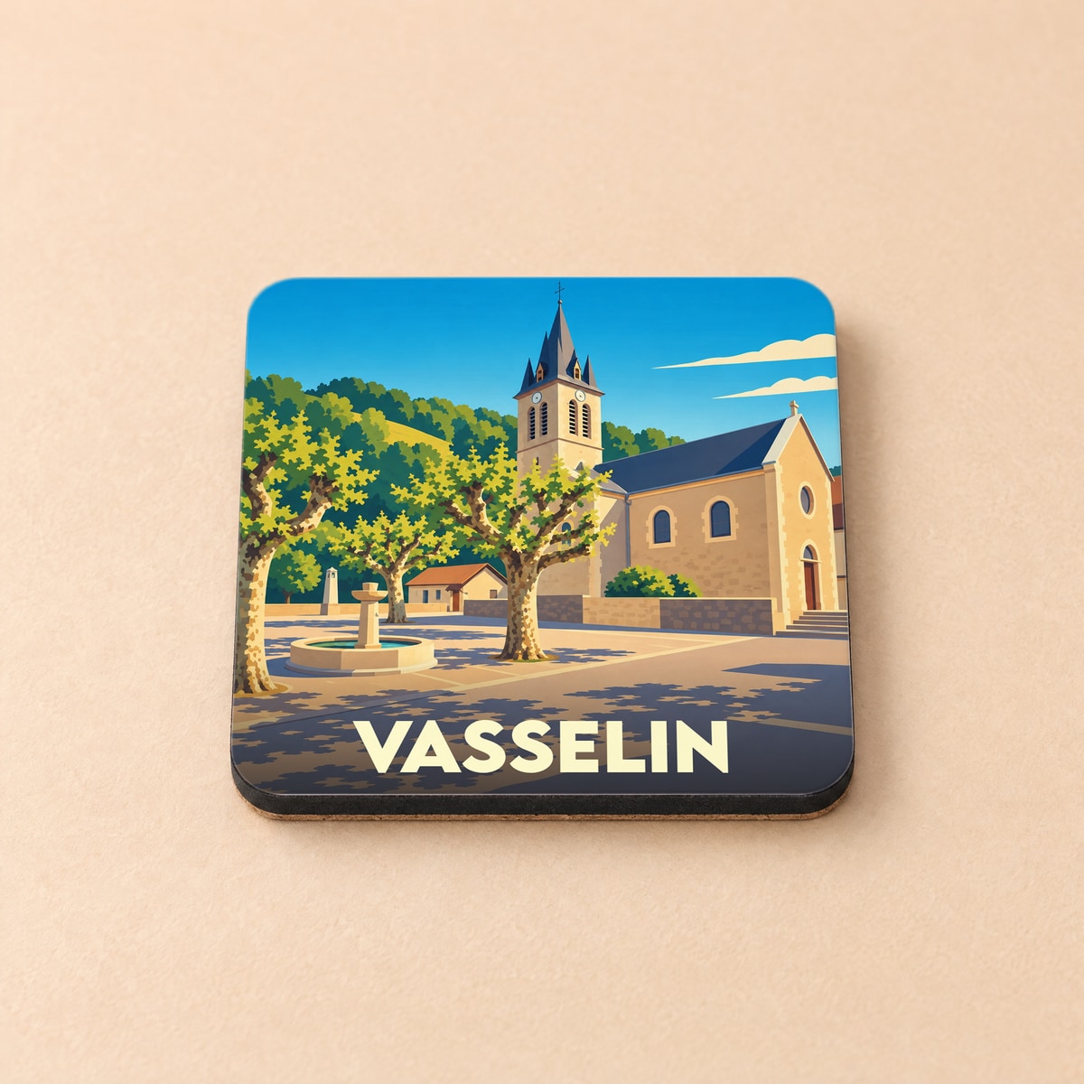 Dessous de verre souvenir de la ville de Vasselin avec une illustration stylisée de son église et d'une place arborée.