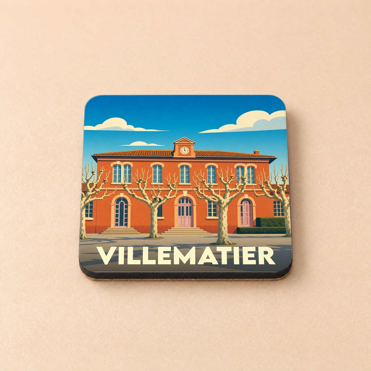 Dessous de verre souvenir de la ville de Villematier avec une illustration stylisée de sa mairie.