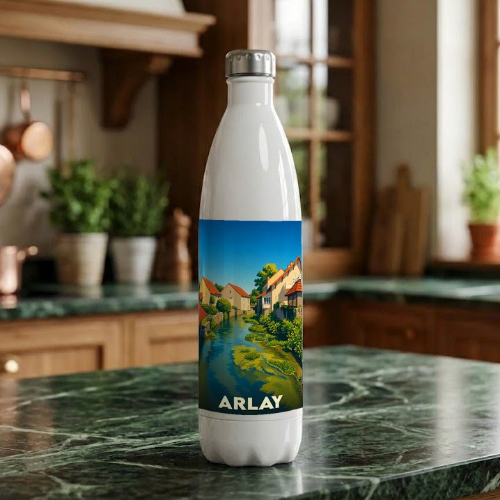 Gourde souvenir de la ville d'Arlay ornée d'une illustration stylisée représentant un paysage fluvial.