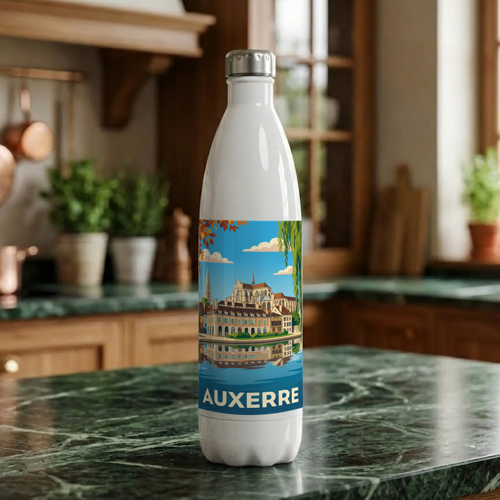 Gourde souvenir de la ville d'Auxerre avec une illustration stylisée.