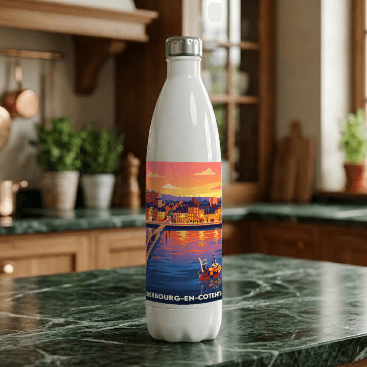 Gourde souvenir de la ville de Cherbourg-en-Cotentin avec une illustration stylisée.