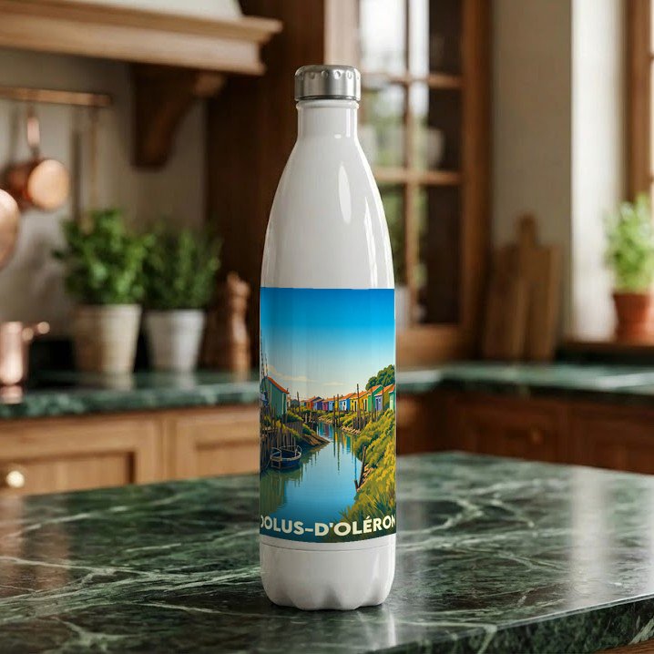 Gourde souvenir de la ville de Dolus-d'Oléron avec une illustration stylisée de cabanes colorées au bord de l'eau.