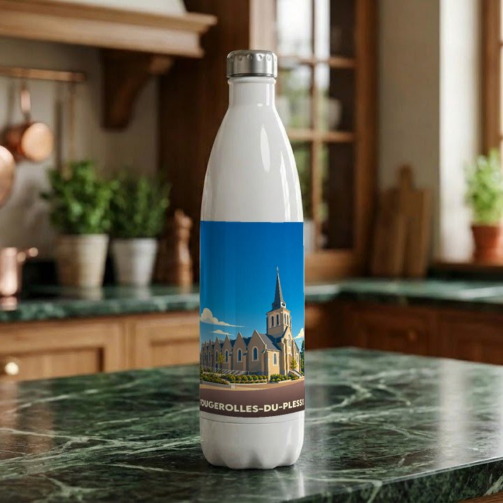 Gourde souvenir de la ville de Fougerolles-du-Plessis avec une illustration stylisée de son église.