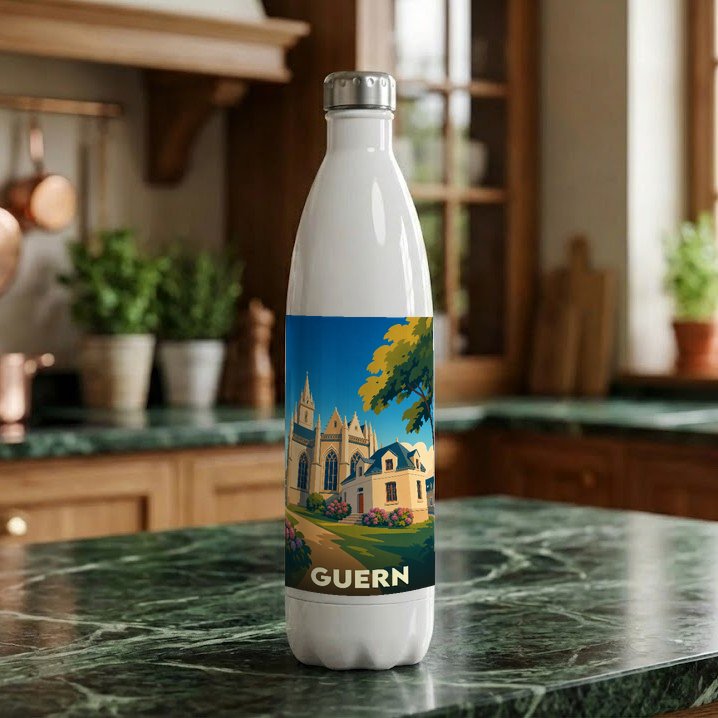 Gourde souvenir de la ville de Guern ornée d'une illustration stylisée de son patrimoine.