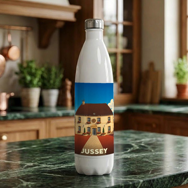 Gourde souvenir de la ville de Jussey avec une illustration stylisée d'une demeure traditionnelle.