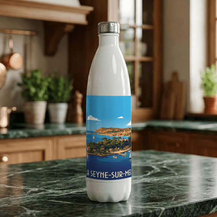 Gourde souvenir de la ville de La Seyne-sur-Mer avec une illustration stylisée de son paysage côtier.