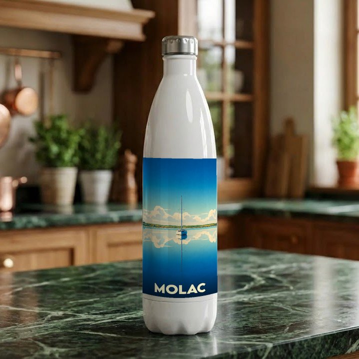 Gourde souvenir de la ville de Molac ornée d'une illustration maritime épurée.