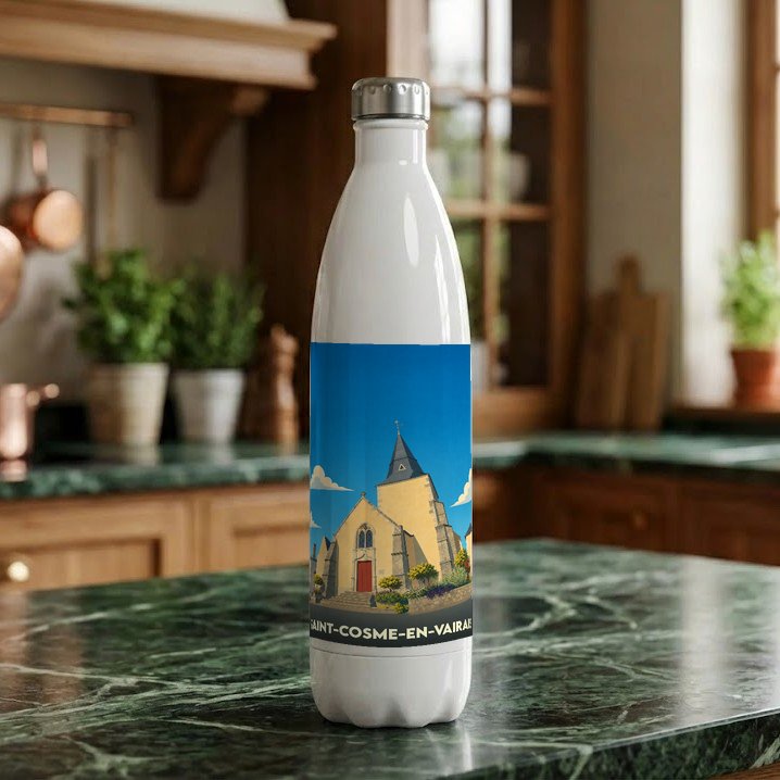 Gourde souvenir de la ville de Saint-Cosme-en-Vairais avec une illustration stylisée de son église.