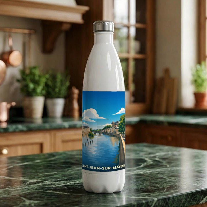 Gourde blanche souvenir de la ville de Saint-Jean-sur-Mayenne avec une illustration stylisée des bords de la Mayenne.
