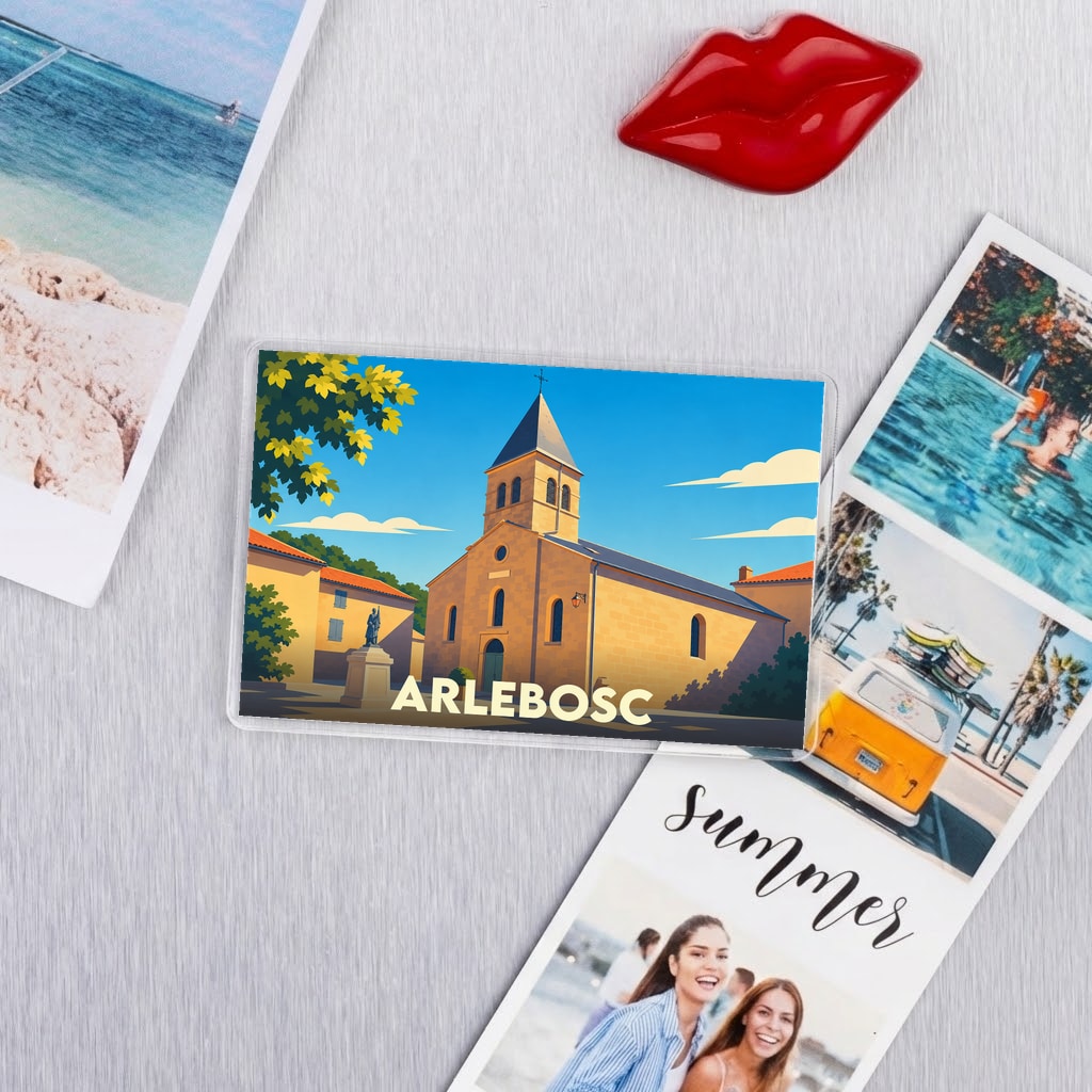 Magnet souvenir de la ville de Arlebosc avec une illustration stylisée de son église sous un ciel bleu.