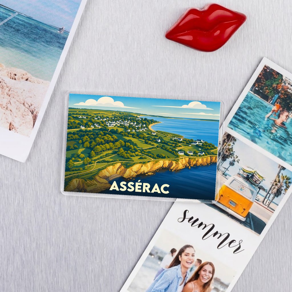 Magnet souvenir de la ville d'Assérac avec une illustration stylisée du littoral breton.
