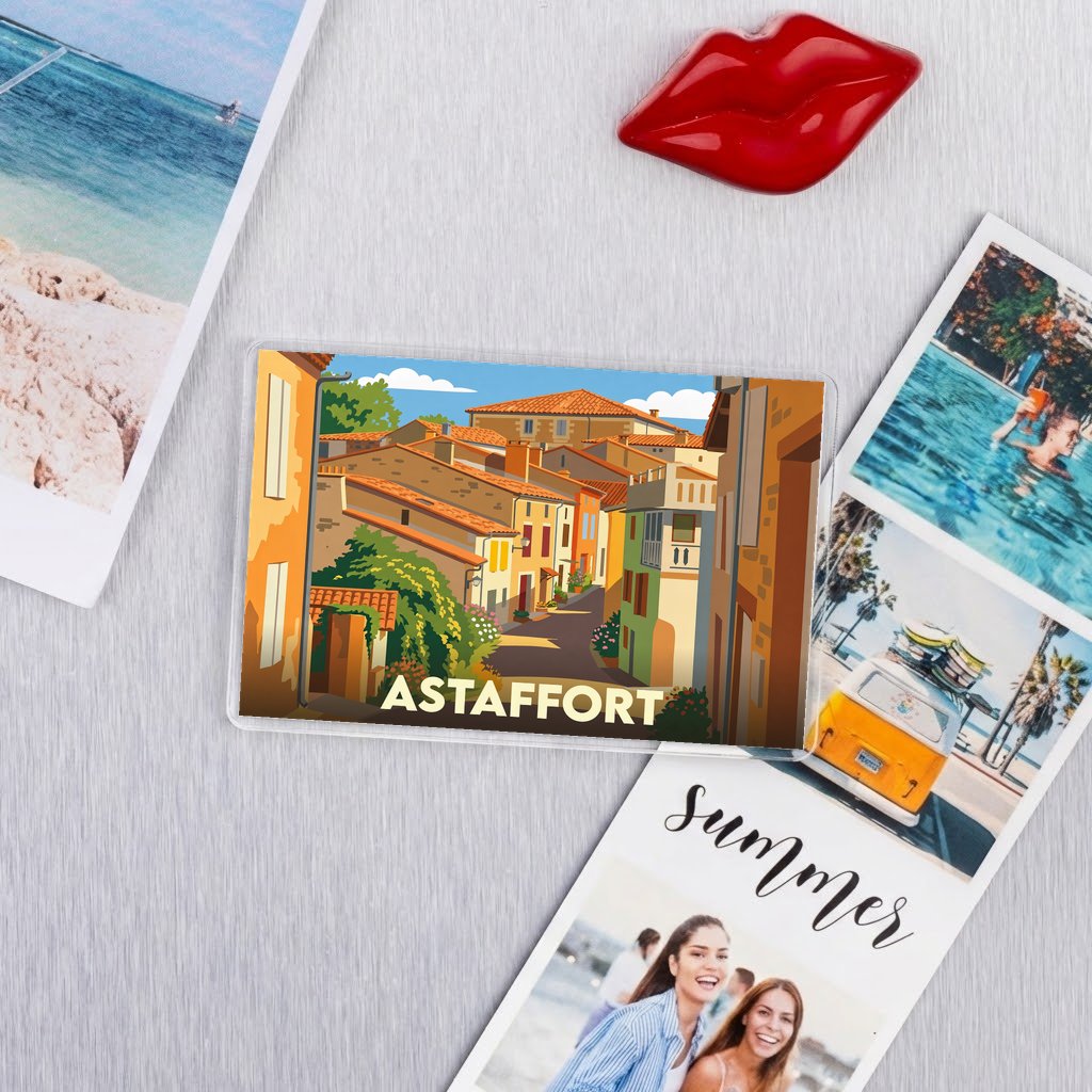 Magnet souvenir de la ville d'Astaffort avec une illustration stylisée.