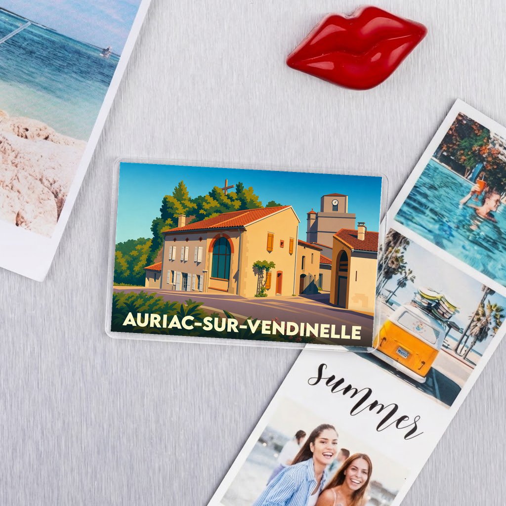 Magnet souvenir de la ville de Auriac-sur-Vendinelle avec une illustration stylisée de ses bâtiments emblématiques.