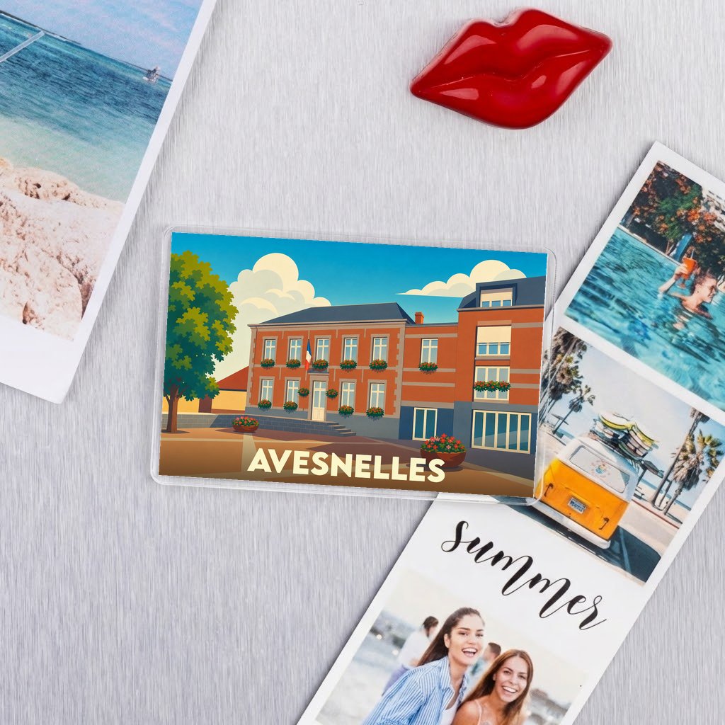 Magnet souvenir de la ville d'Avesnelles avec une illustration stylisée de sa mairie.