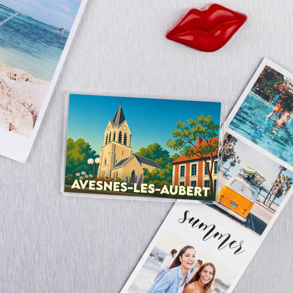 Magnet souvenir de la ville d'Avesnes-les-Aubert avec une illustration stylisée.