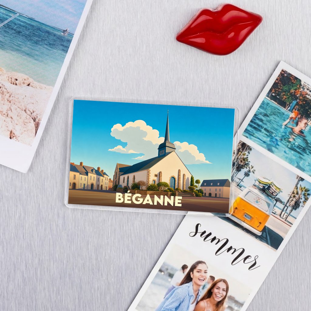 Magnet souvenir de la ville de Béganne avec une illustration stylisée de son église.