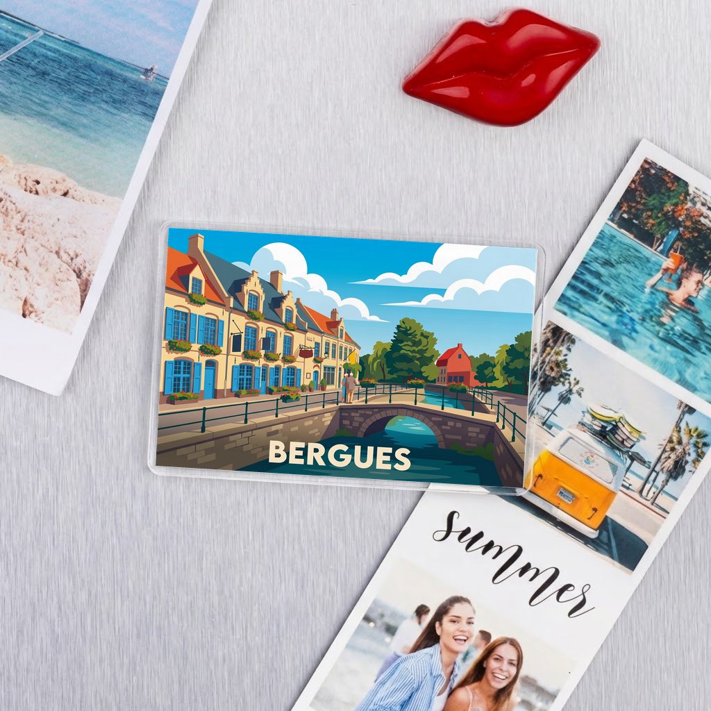 Magnet souvenir de la ville de Bergues avec une illustration stylisée de son canal et de son architecture.