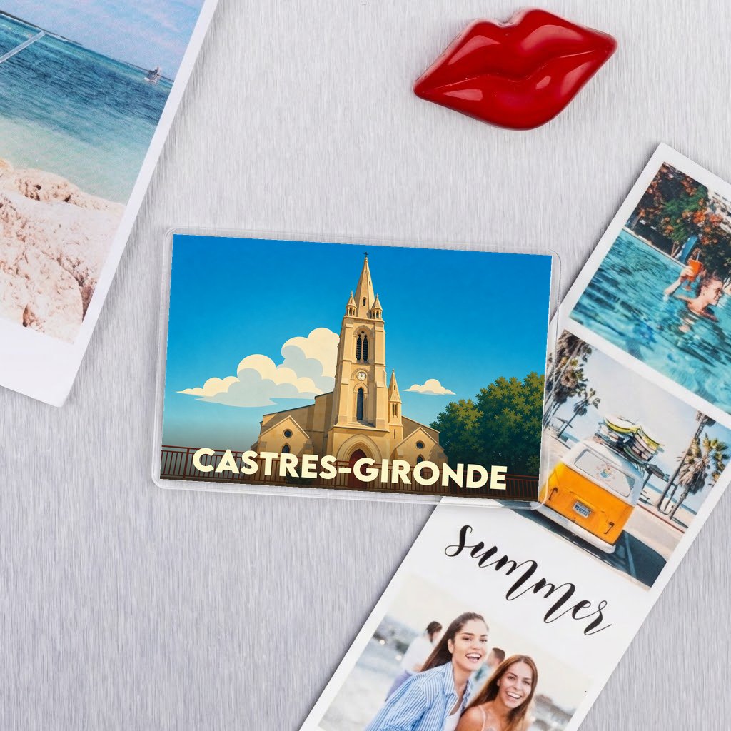 Magnet souvenir de la ville de Castres-Gironde avec une illustration stylisée de son église.