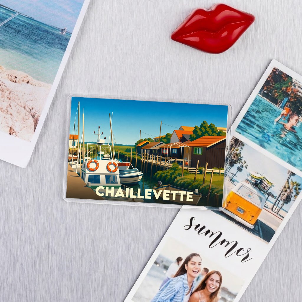 Magnet souvenir de la ville de Chaillevette avec une illustration colorée de son port ostréicole.