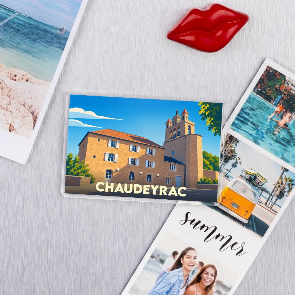 Magnet souvenir de la ville de Chaudeyrac avec une illustration stylisée.