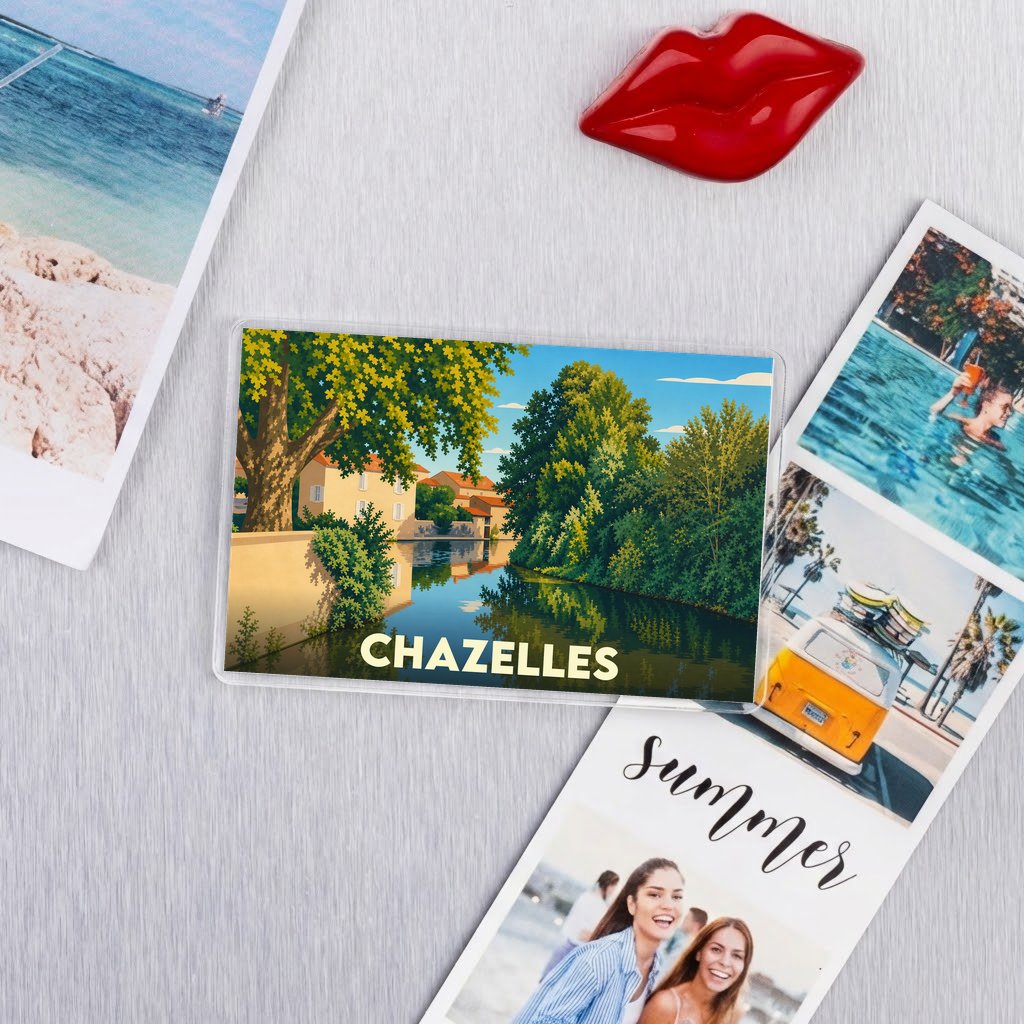 Magnet souvenir de la ville de Chazelles avec une illustration stylisée d'un paysage fluvial.