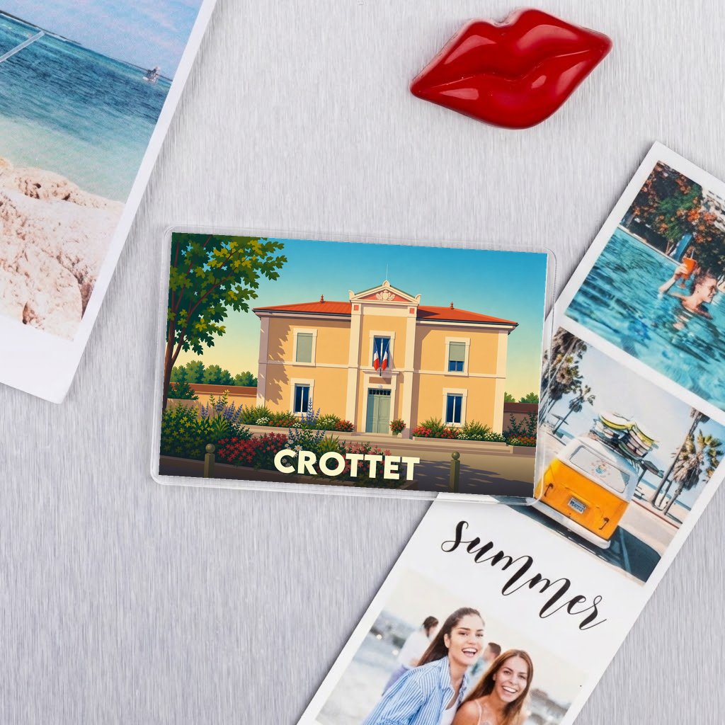 Magnet souvenir de la ville de Crottet avec une illustration stylisée de sa mairie.