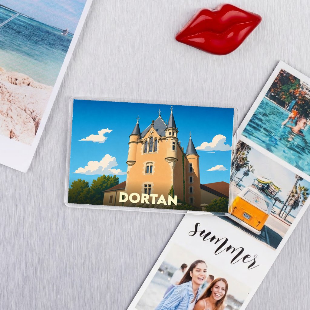Magnet souvenir de la ville de Dortan avec une illustration stylisée de son château.