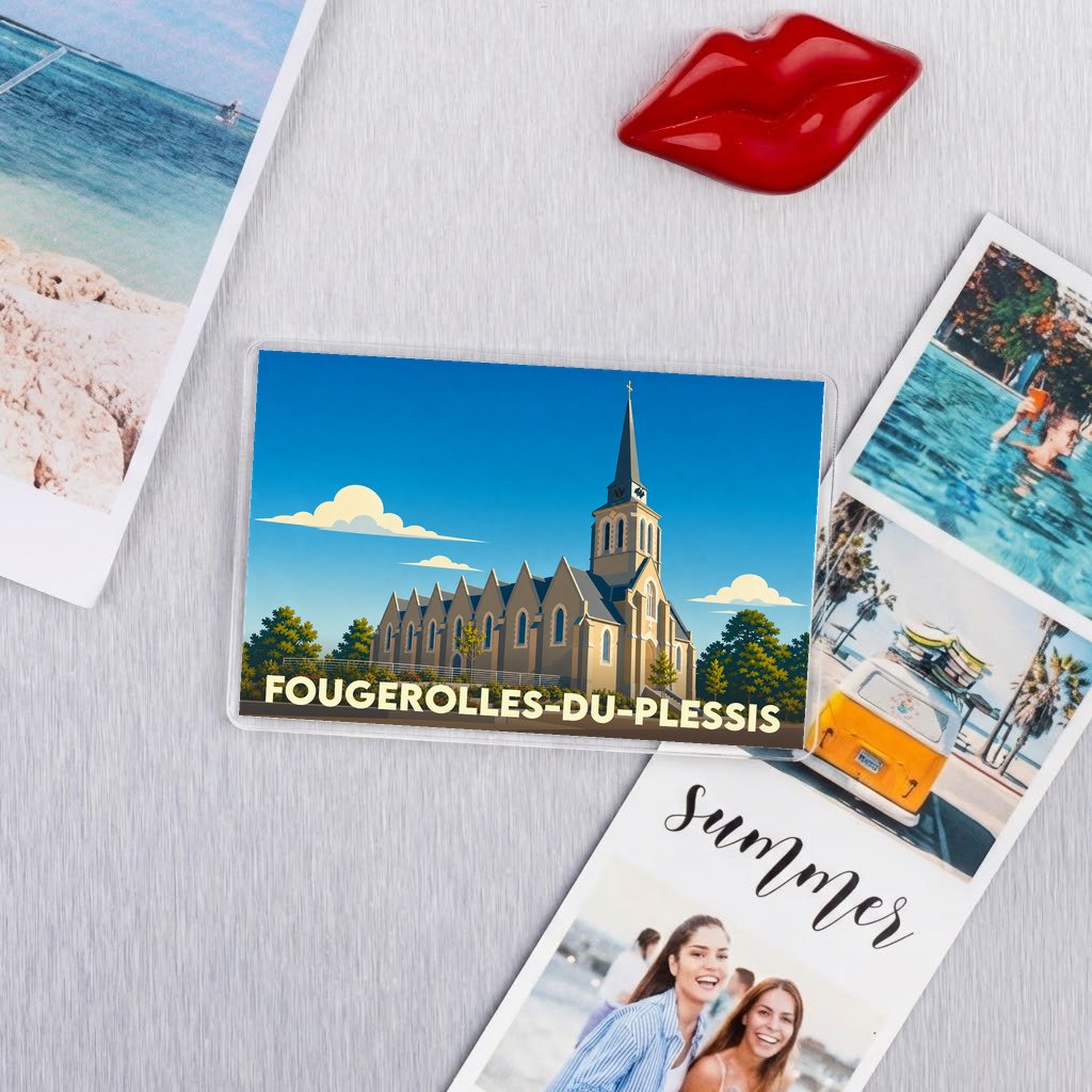 Magnet souvenir de la ville de Fougerolles-du-Plessis avec une illustration stylisée de son église.