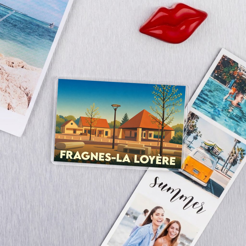 Magnet souvenir de la ville de Fragnes-La Loyère avec une illustration stylisée.