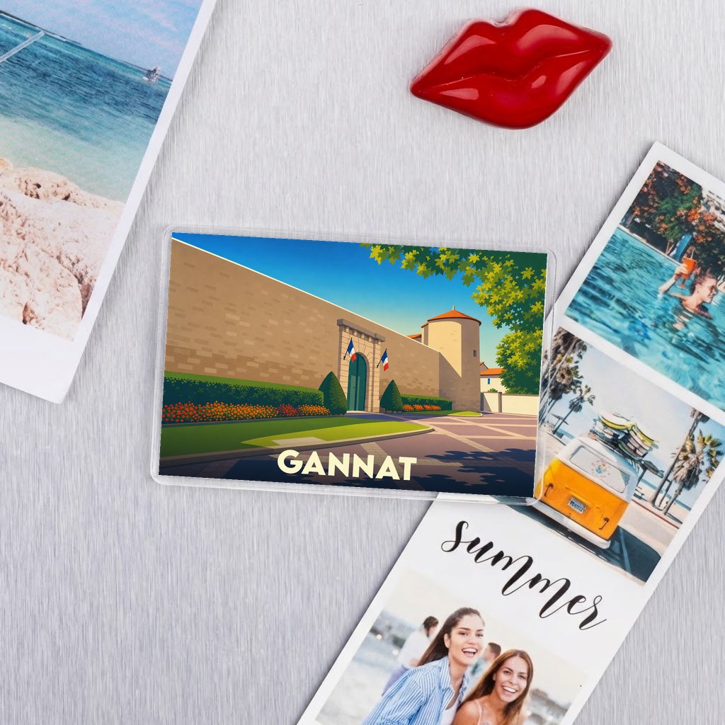 Magnet souvenir de la ville de Gannat avec une illustration stylisée de son château.