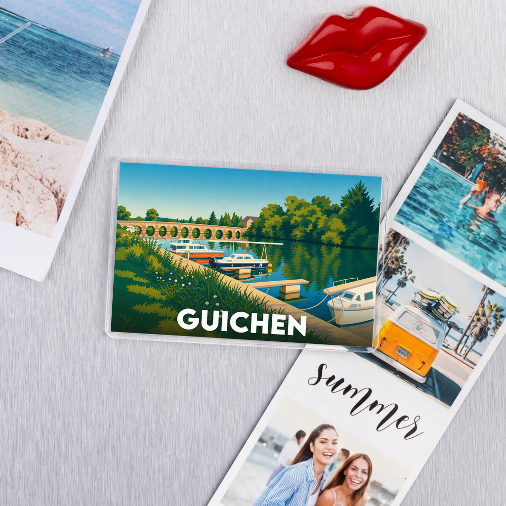 Magnet souvenir de la ville de Guichen avec une illustration stylisée des bords de la Vilaine.