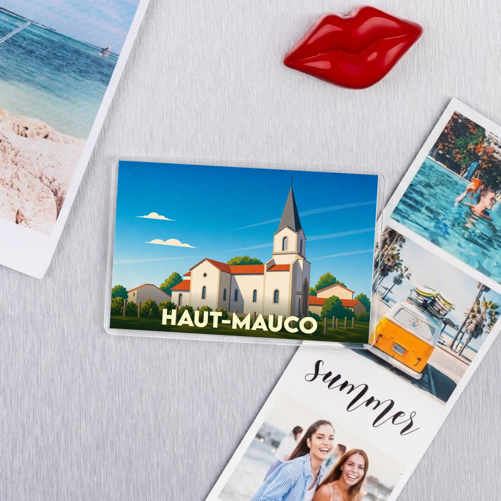 Magnet souvenir de la ville de Haut-Mauco avec une illustration stylisée de son église.