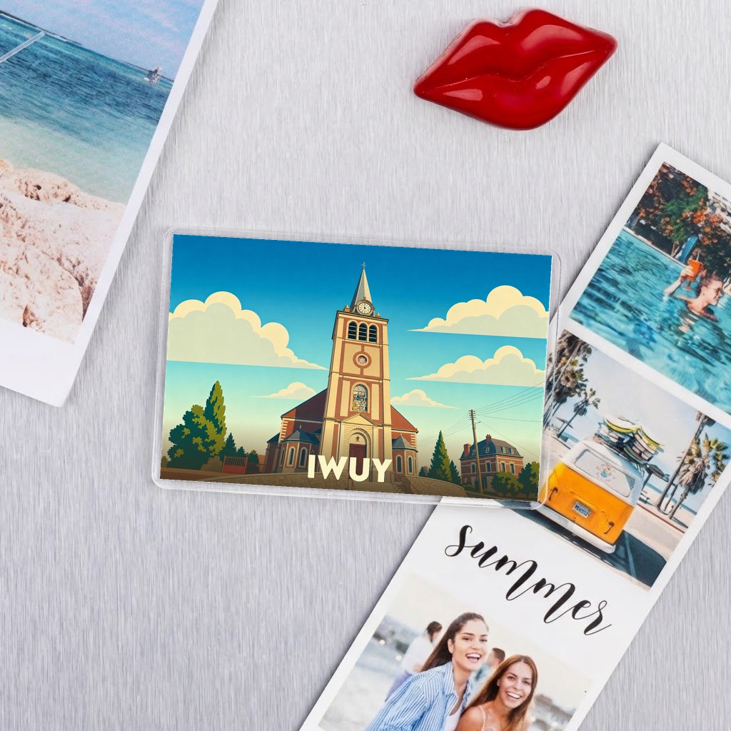 Magnet souvenir de la ville d'Iwuy avec une illustration stylisée de son église.