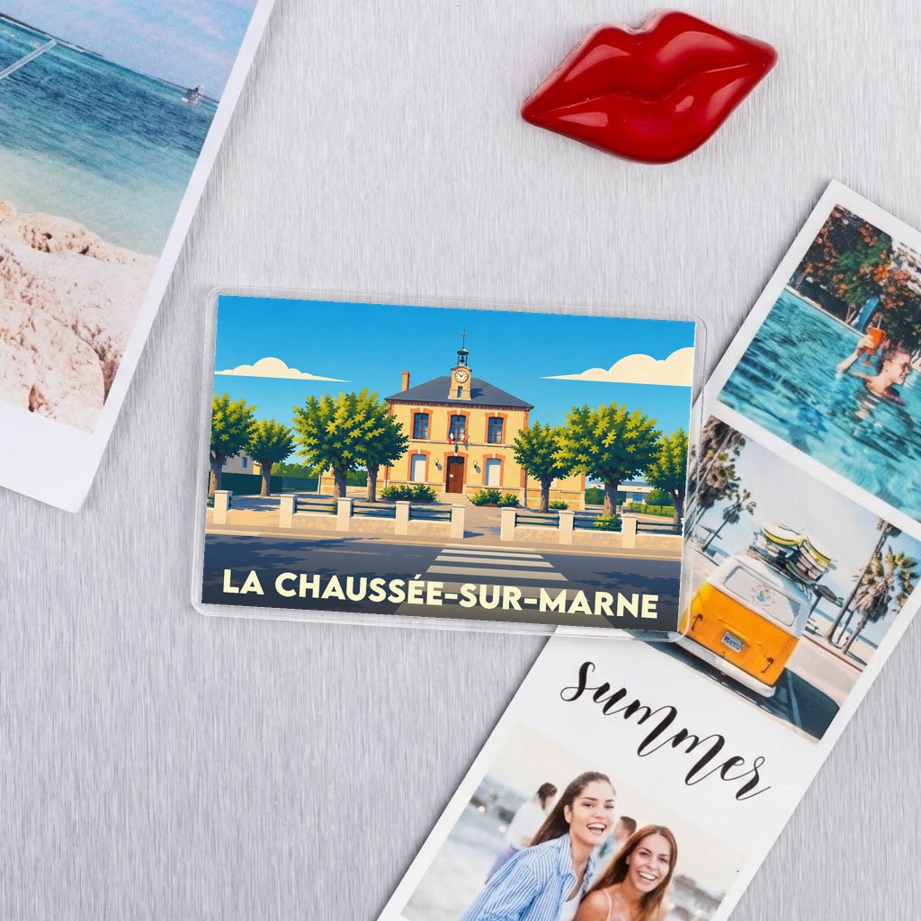 Magnet souvenir de la ville de La Chaussée-sur-Marne avec une illustration stylisée de sa mairie.