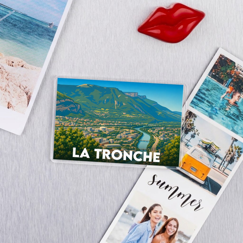 Magnet souvenir de la ville de La Tronche avec une illustration de paysage stylisée.