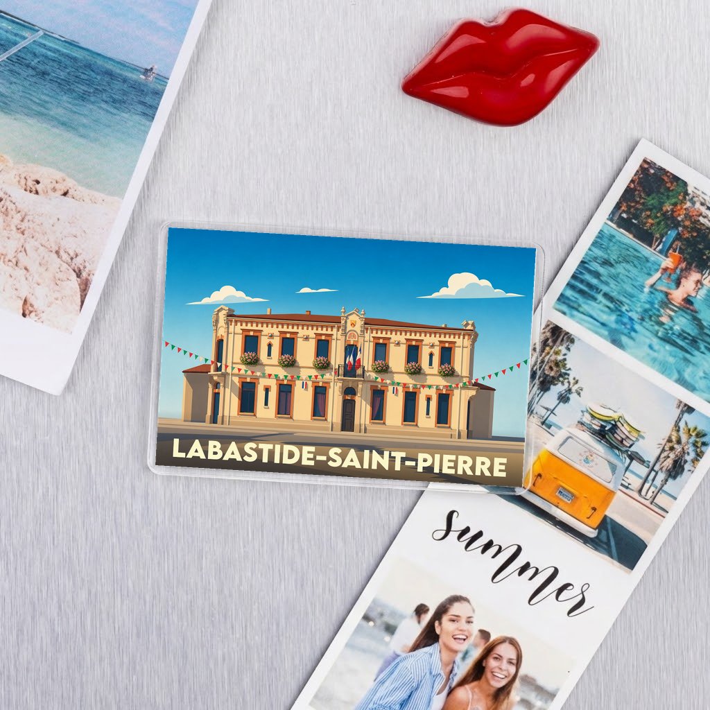 Magnet souvenir de la ville de Labastide-Saint-Pierre avec une illustration stylisée de la mairie.