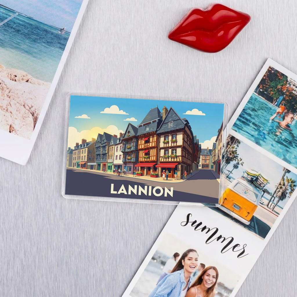 Magnet souvenir de la ville de Lannion avec une illustration stylisée de ses maisons à colombages.