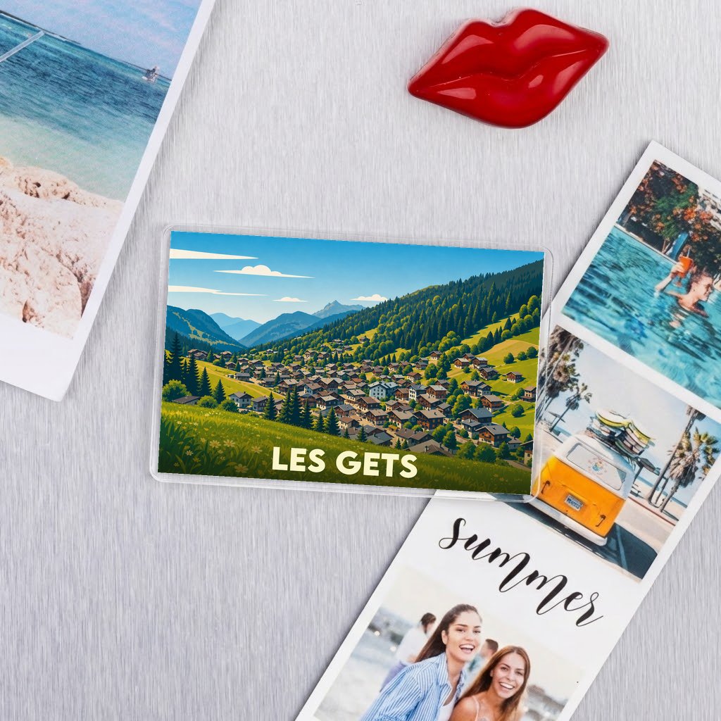 Magnet souvenir de la ville de Les Gets avec une illustration stylisée de montagne.