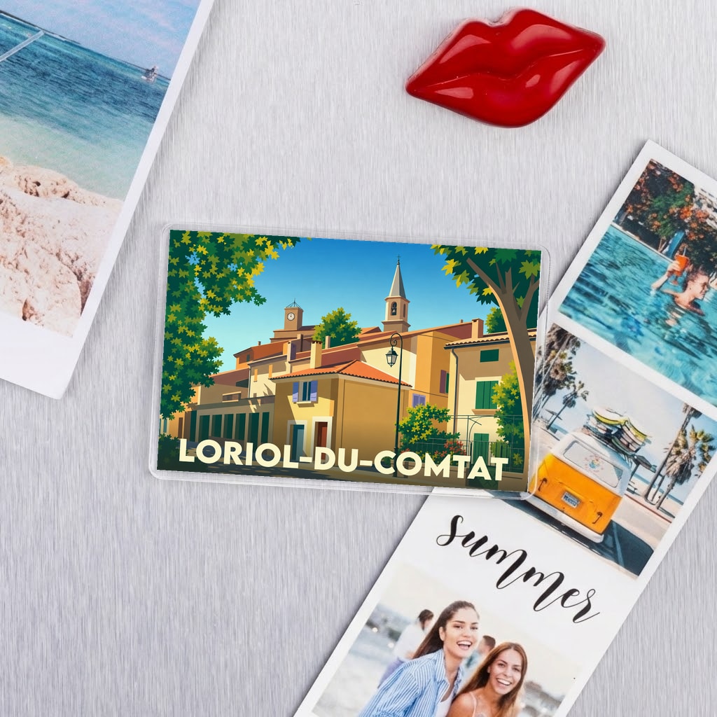 Magnet souvenir de la ville de Loriol-du-Comtat avec une illustration stylisée.