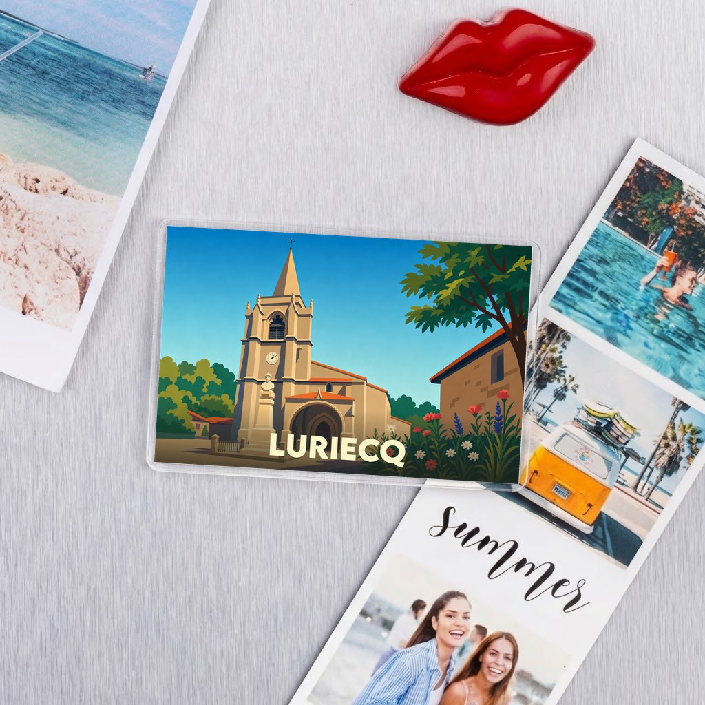 Magnet souvenir de la ville de Luriecq avec une illustration stylisée de son église.