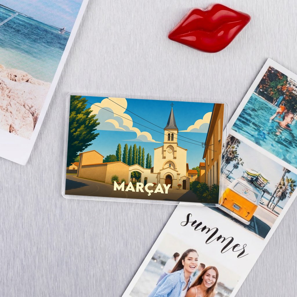 Magnet souvenir de la ville de Marçay avec une illustration stylisée.