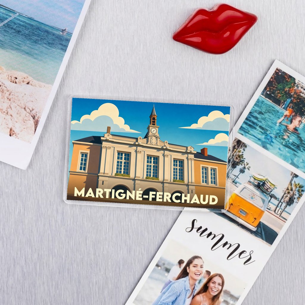 Magnet souvenir de la ville de Martigné-Ferchaud avec une illustration stylisée de sa mairie.