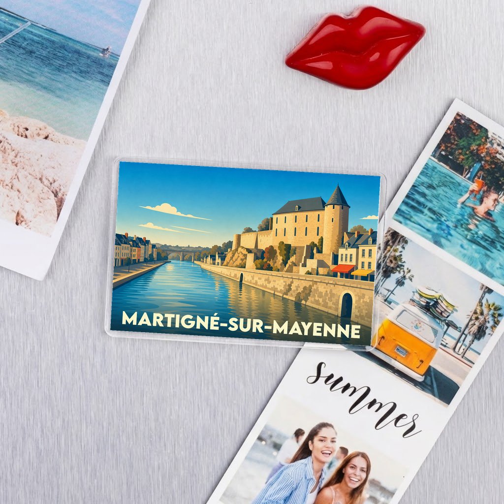 Magnet souvenir de la ville de Martigné-sur-Mayenne avec une illustration stylisée.
