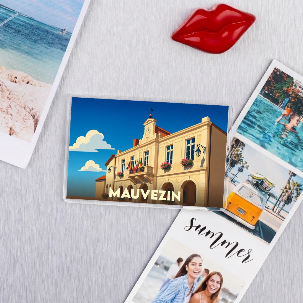 Magnet souvenir de la ville de Mauvezin avec une illustration stylisée de sa mairie.
