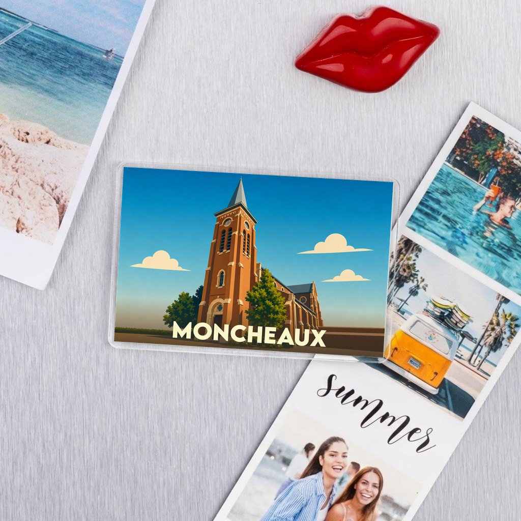Magnet souvenir de la ville de Moncheaux avec une illustration stylisée d'une église.