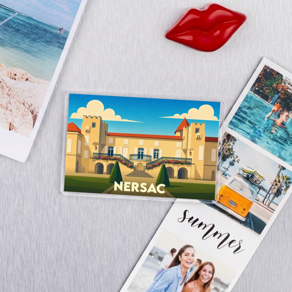 Magnat souvenir de la ville de Nersac avec une illustration stylisée de son château.