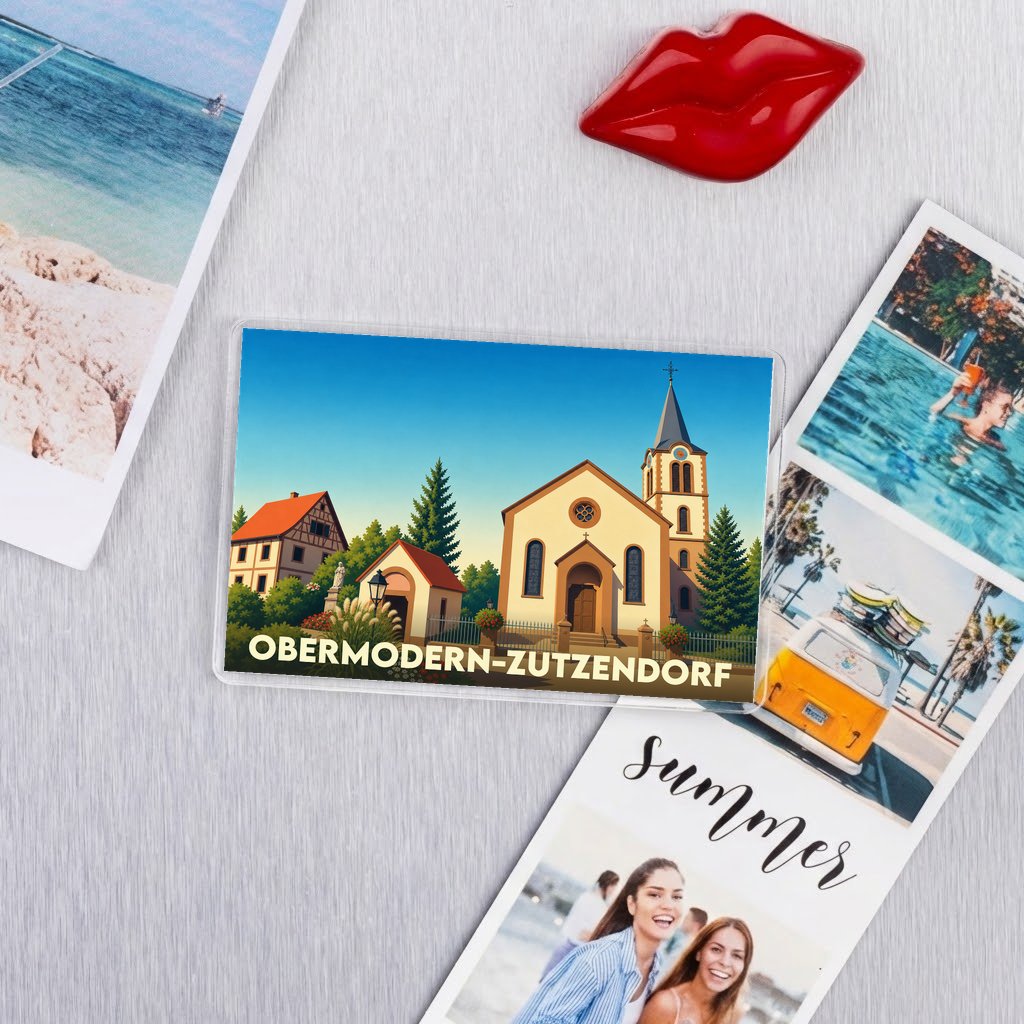 Magnet souvenir de la ville d'Obermodern-Zutzendorf avec une illustration stylisée de son église et de ses maisons traditionnelles.